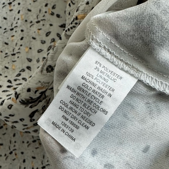 Maison d’ Amelie Paris Tie Neck Balloon Sleeve Blouse - Picture 9 of 10